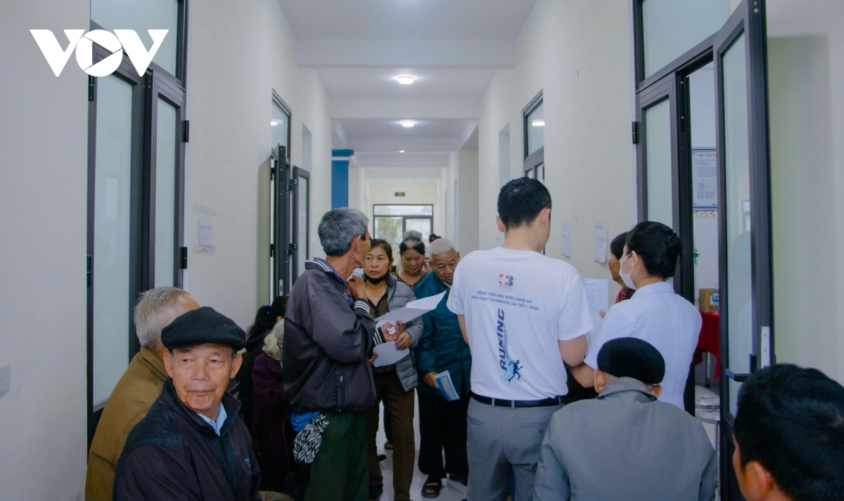 Gần 1000 người được khám sàng lọc ung thư và cấp thuốc miễn phí tại Nghệ An